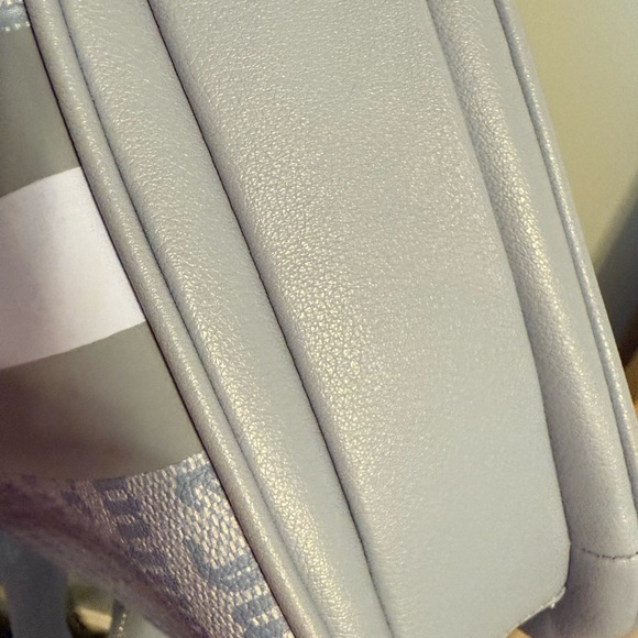 Juicy Couture Silver/Blue and Gray Crossbody Bag - Picture 13 of 16